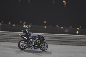 Maverick celebrando la victoria en el GP Qatar. Fuente: Yamaha