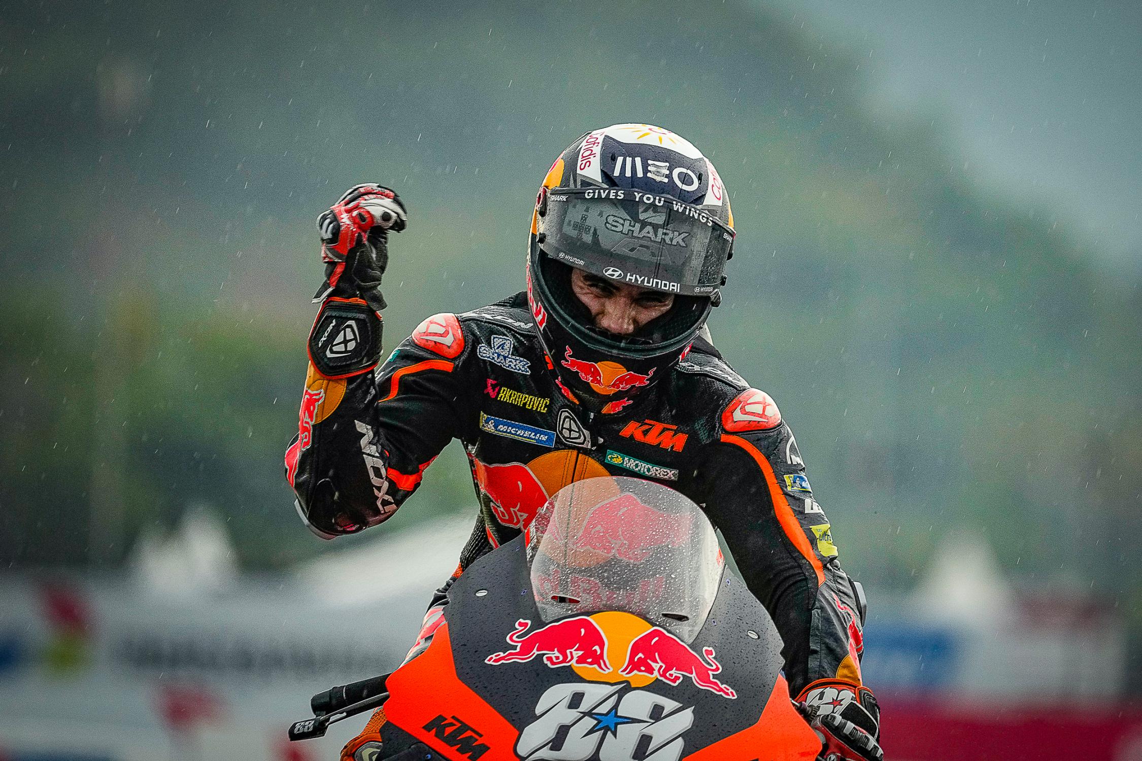 Ganador de la carrera, Miguel Oliveira/ Fuente: motogp.com